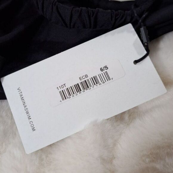 Vitamin A Black ZURI Bikini Top Size 6/S Sold out Online - Picture 4 of 13